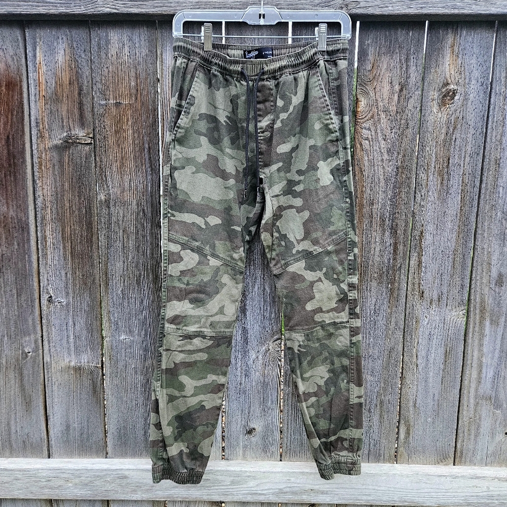 Brooklyn Cloth's Ripstop Double Knee Cargo Joggers